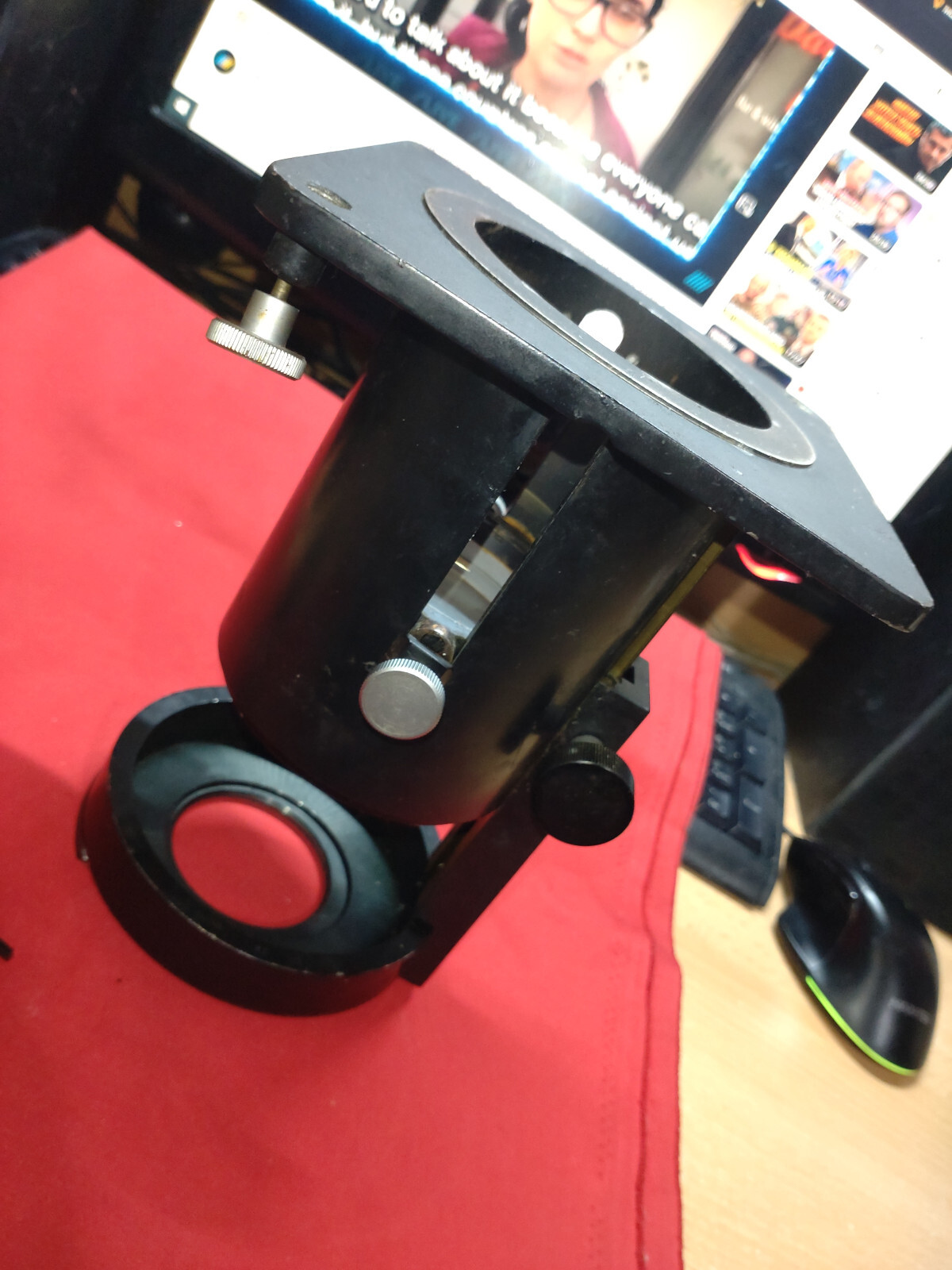 Attachment for macro photography / detail from a photographic enlarger