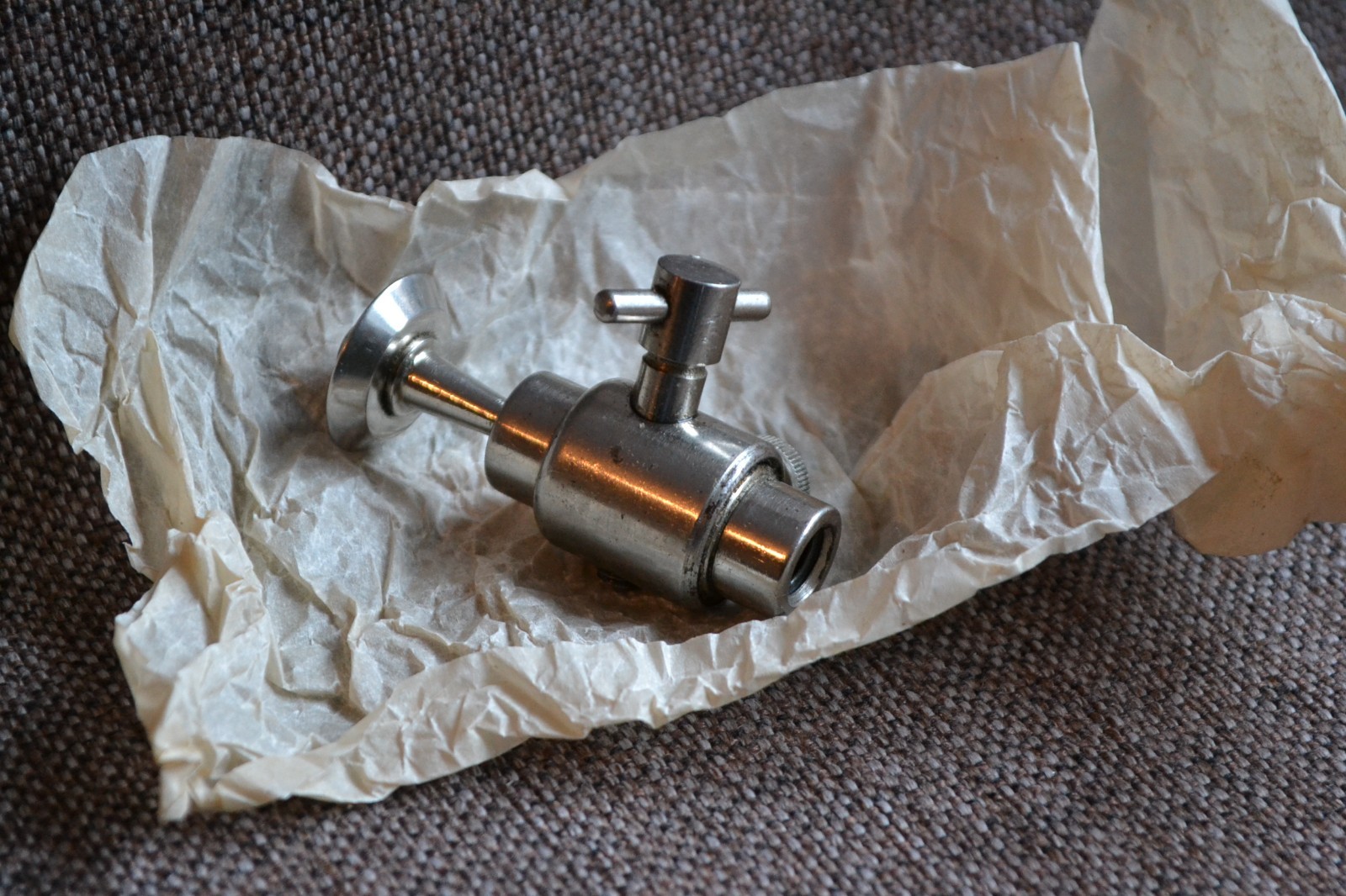 FED head (mounting) the first developments for a pocket tripod FED