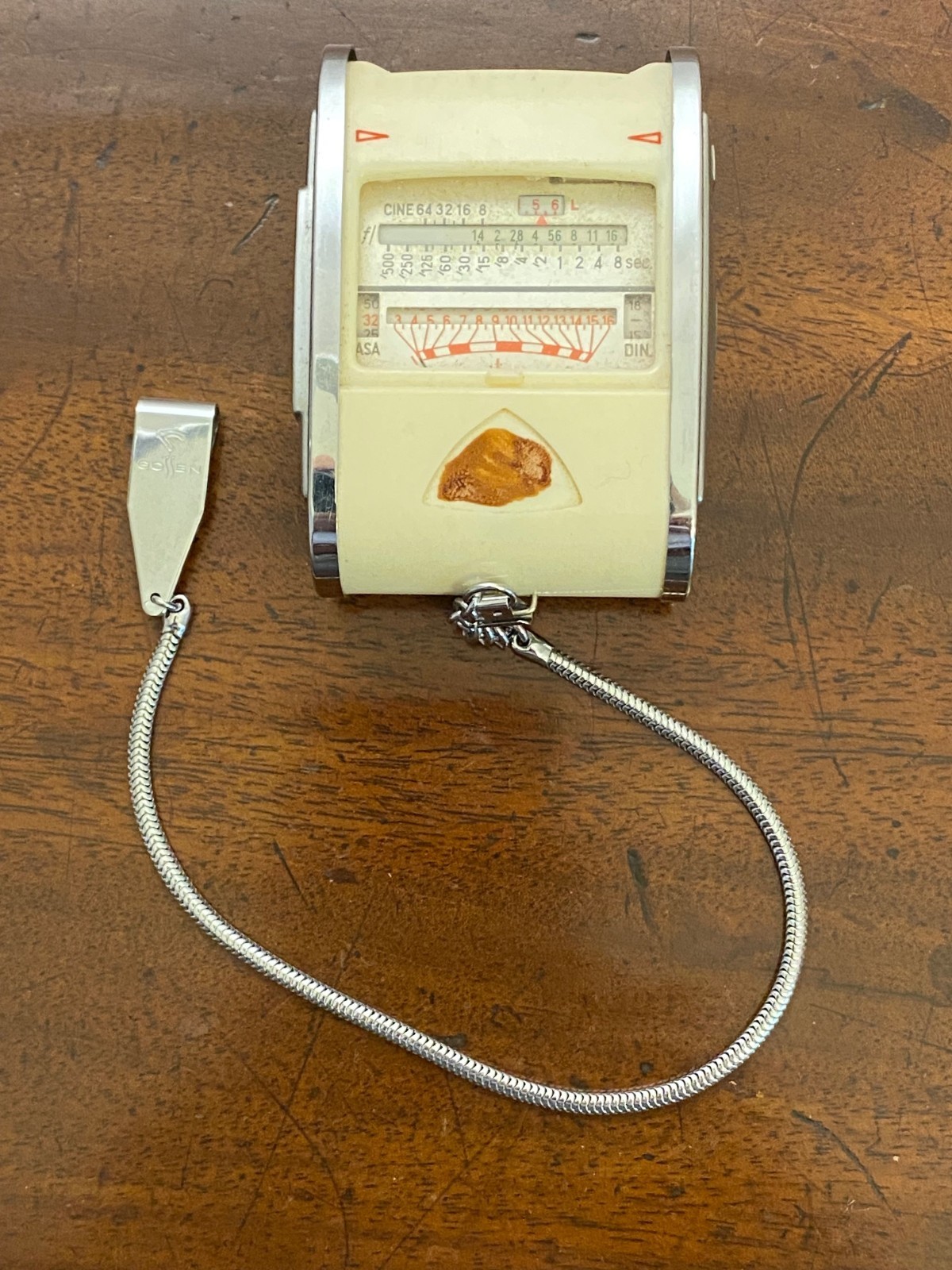 Gossen Color Finder, non-operating, with chain.