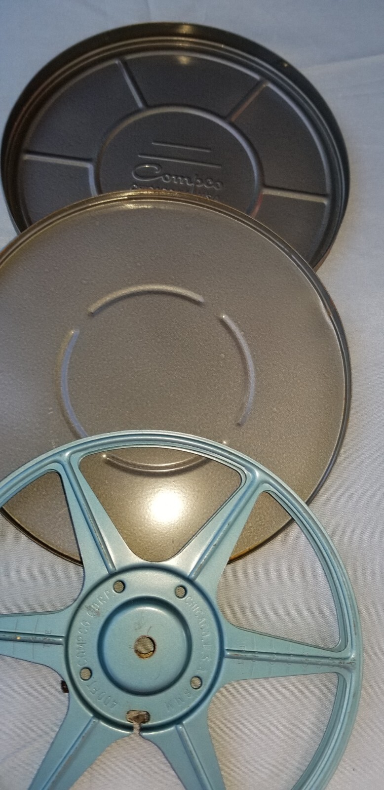 Lot Of 2 Vintage Comco 8mm X 400′ Film Reels And Cases Chicago