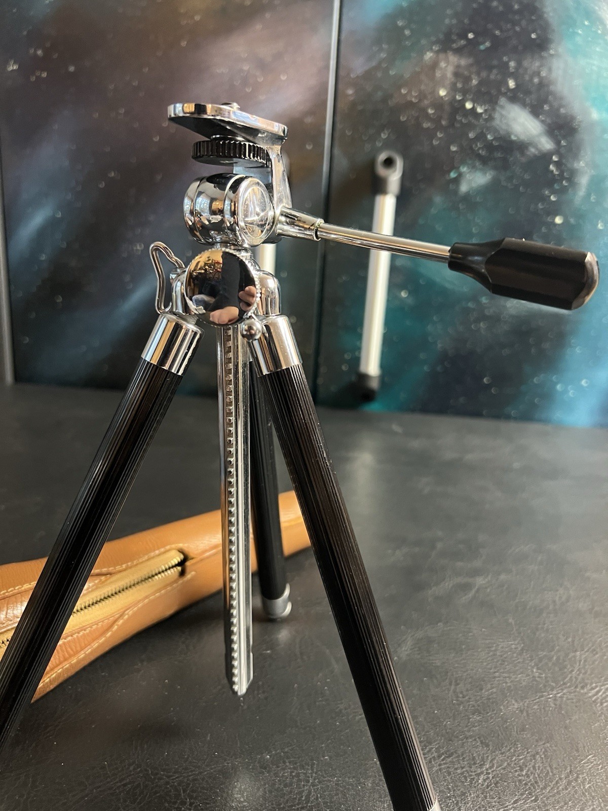VTG VIVO 9-Section Elevator Chrome Tripod W/ 46” Compact Leather Case Japan