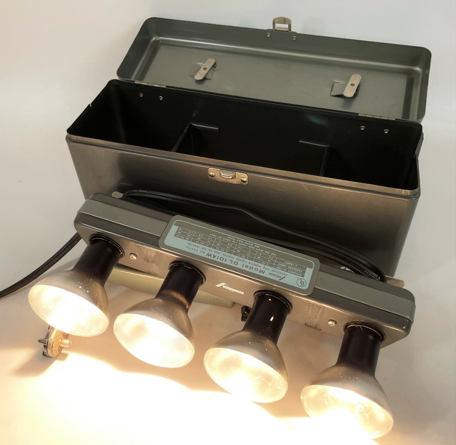 Vintage Adams Model GL101AW 800W Indoor Portable Photography 4 Light Fixture
