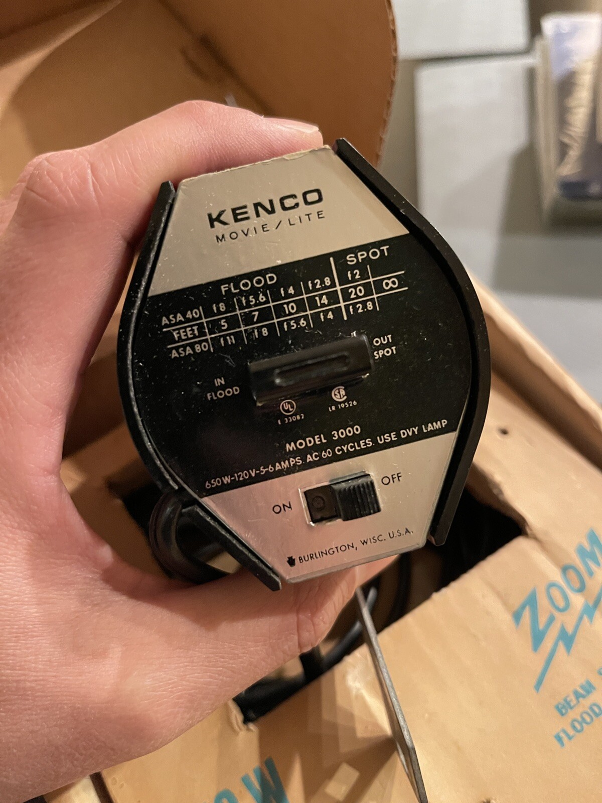 Vintage KENCO Super 8 Quartz Movie Light Universal Top Mounting 650W Model 3000