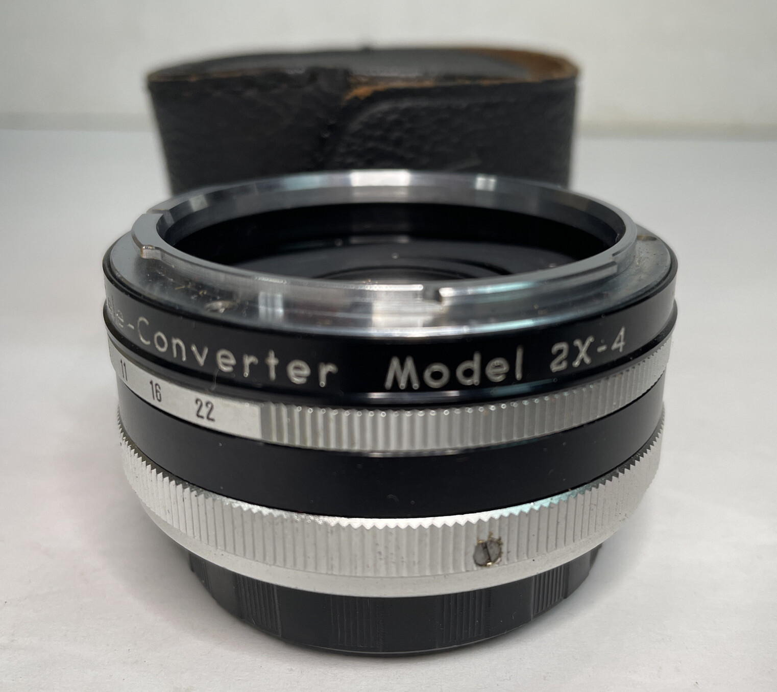 Vivitar Auto 2x Custom Tele Converter Model 2X-4 Japan camera lens W/ Case