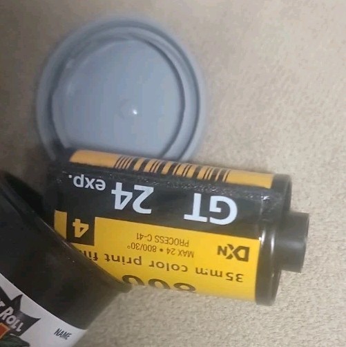 Kodak Jurassic Park 1997 “Find The Lost Roll” 35 MM Film Canister Play To Win