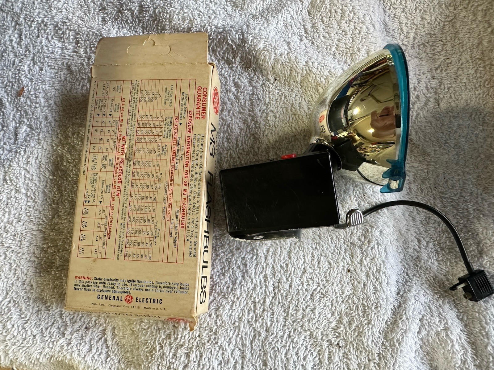 Vintage Polaroid Model 268 M3 Flashbulb Attachment With Extra Bulbs