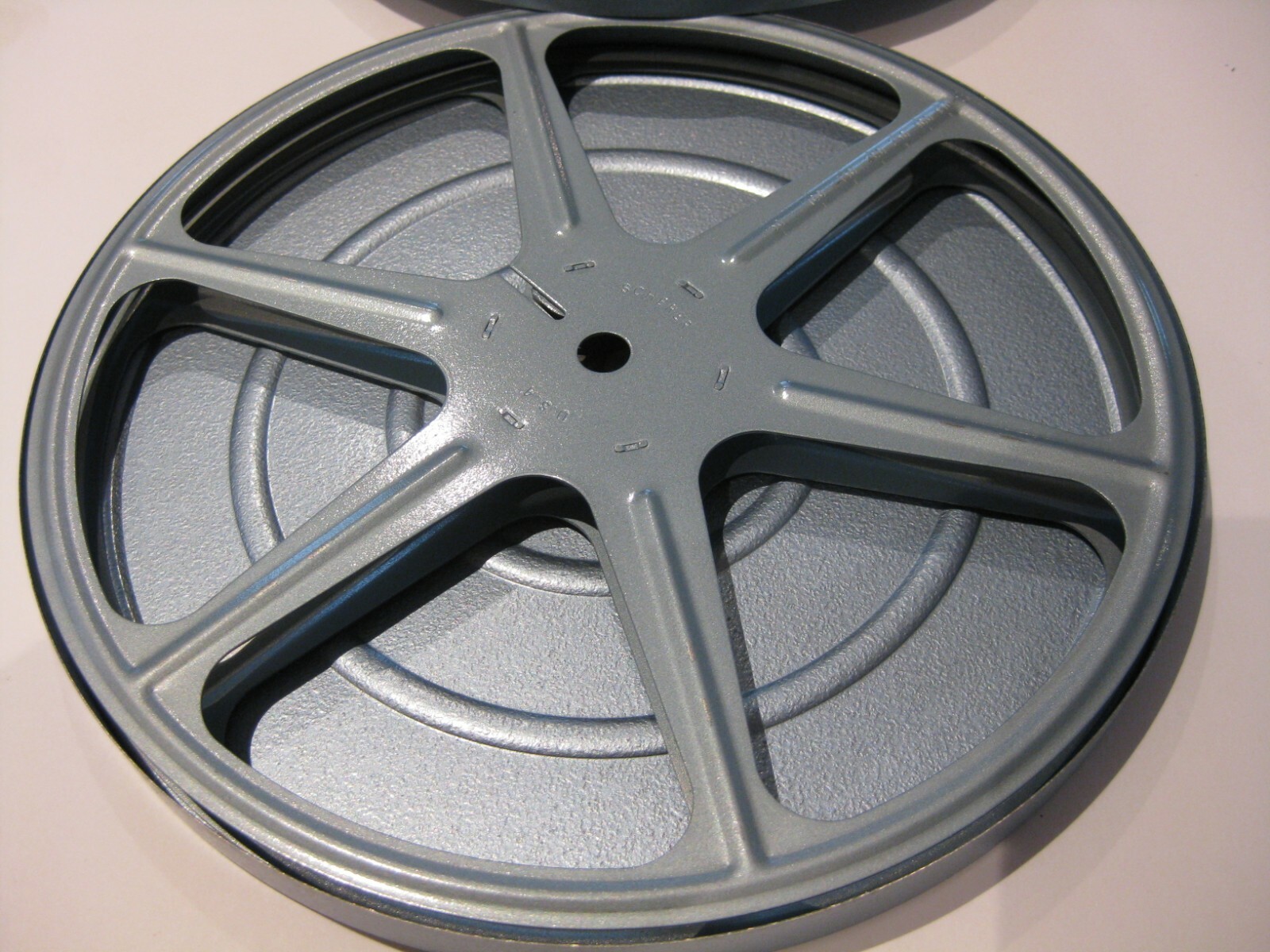 Standard 8 Metal Korvette Camera Dept Case and SCHERER Reel Looks new 7″