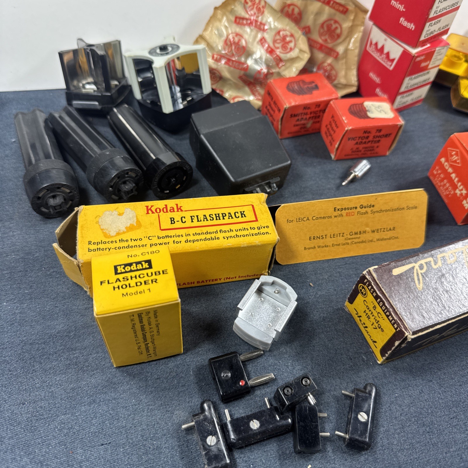 Camera Flash Accesory Lot – Kodak Agfa Rowi Duolux Heiland – New Old Stock NOS