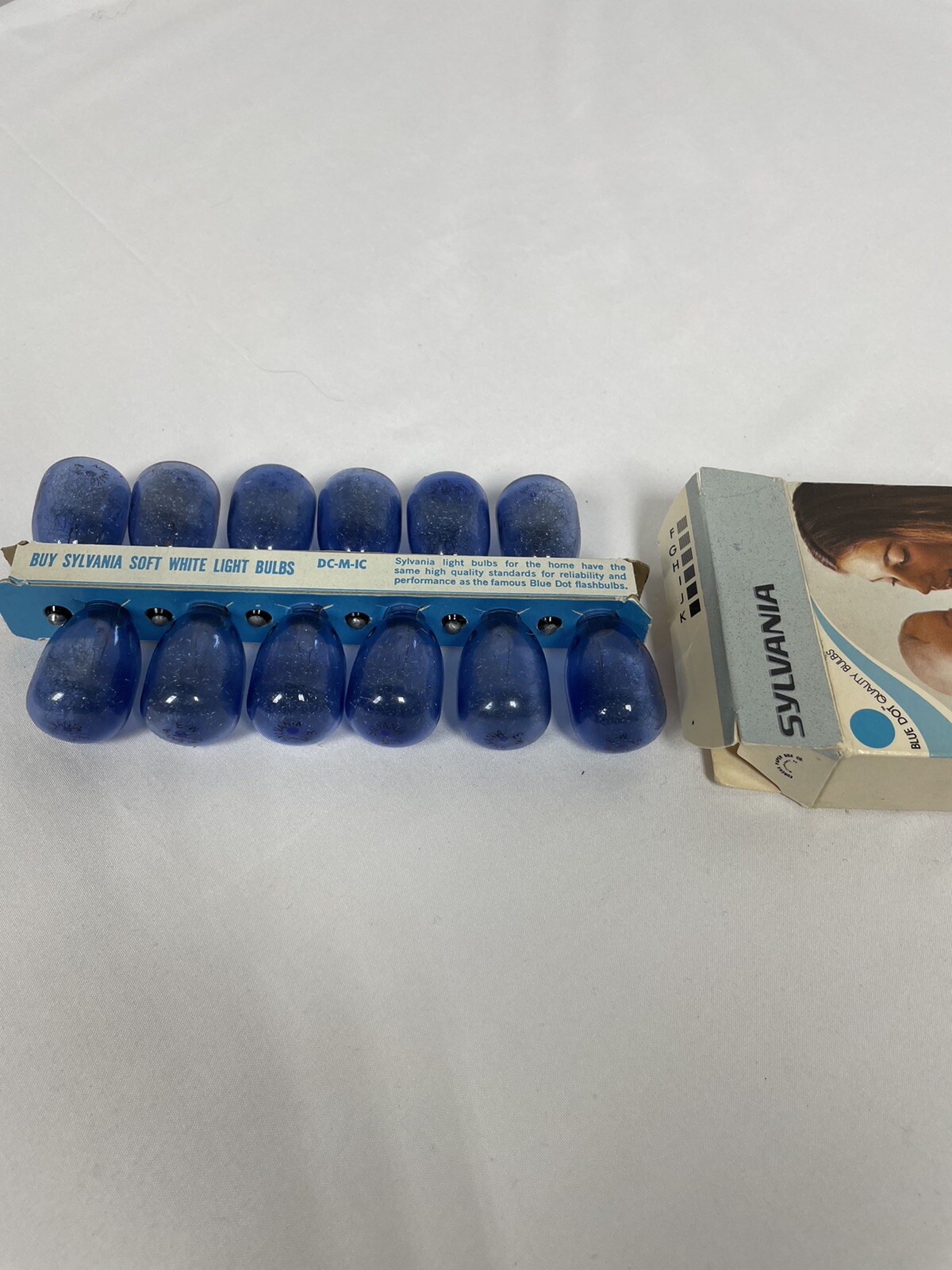 Sylvania Vintage Blue Dot Flash Bulbs M3B And M2b