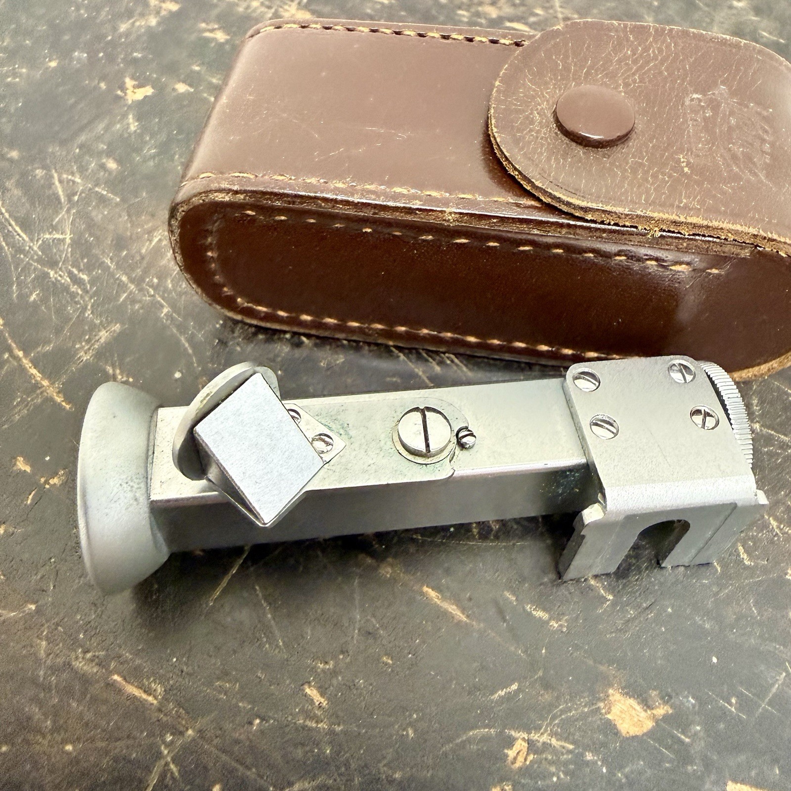 Vintage 1960s Leitz Leica WINTU Right Angle Finder VIewfinder W Leather Case