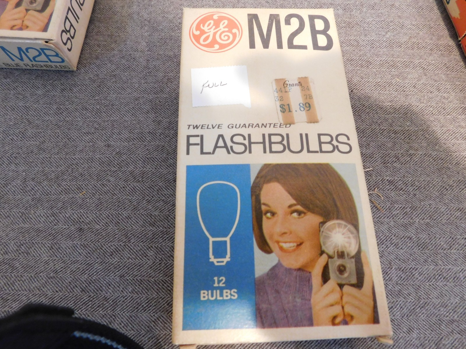 Lot Of M2B & M3B Camera Flashbulbs 52 Bulbs
