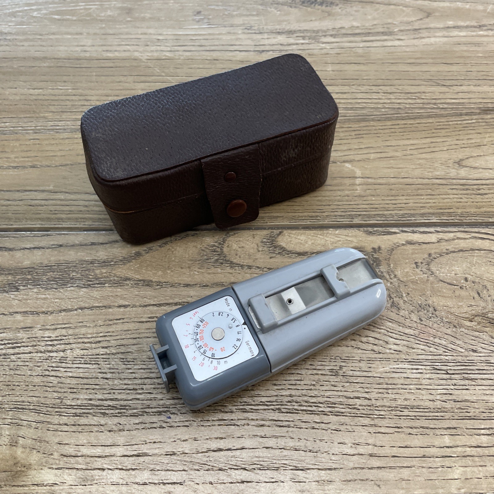 Zeiss Ikon Ikoblitz 5 Flash Unit With Brown Case Made Germany Vtg *untested*