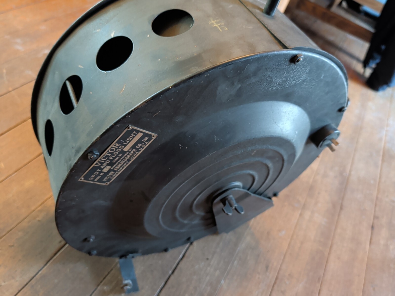 VICTOR ANIMATOGRAPH SPOT FLOOD LIGHT MODEL 10 EARLY FILM RARE METAL STAGE PROP