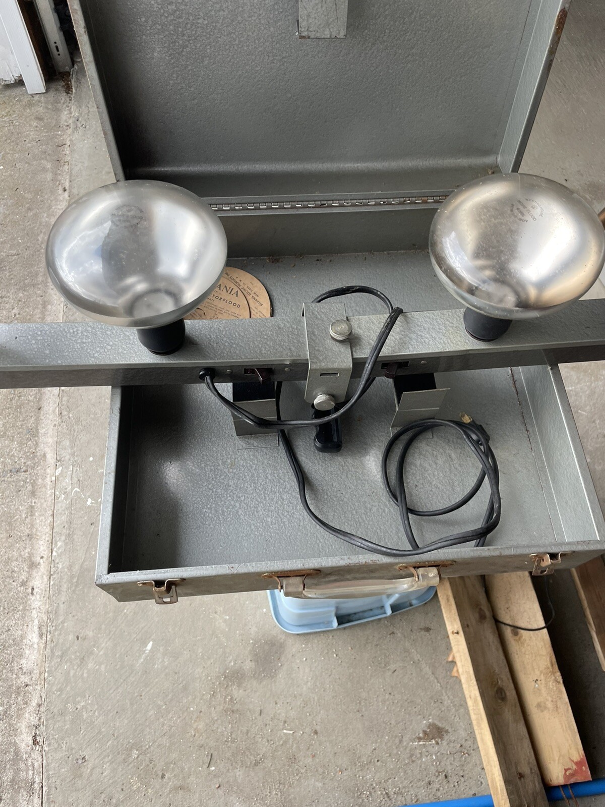 Vintage Camera Photo Lighting 4 Light Bar w/Handle, Case Tested