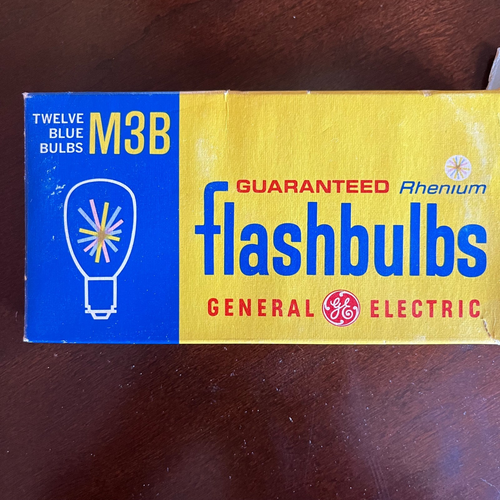 Vintage GE M3B Blue Rhenium Flash Bulbs – Partial Box of 5 – Untested