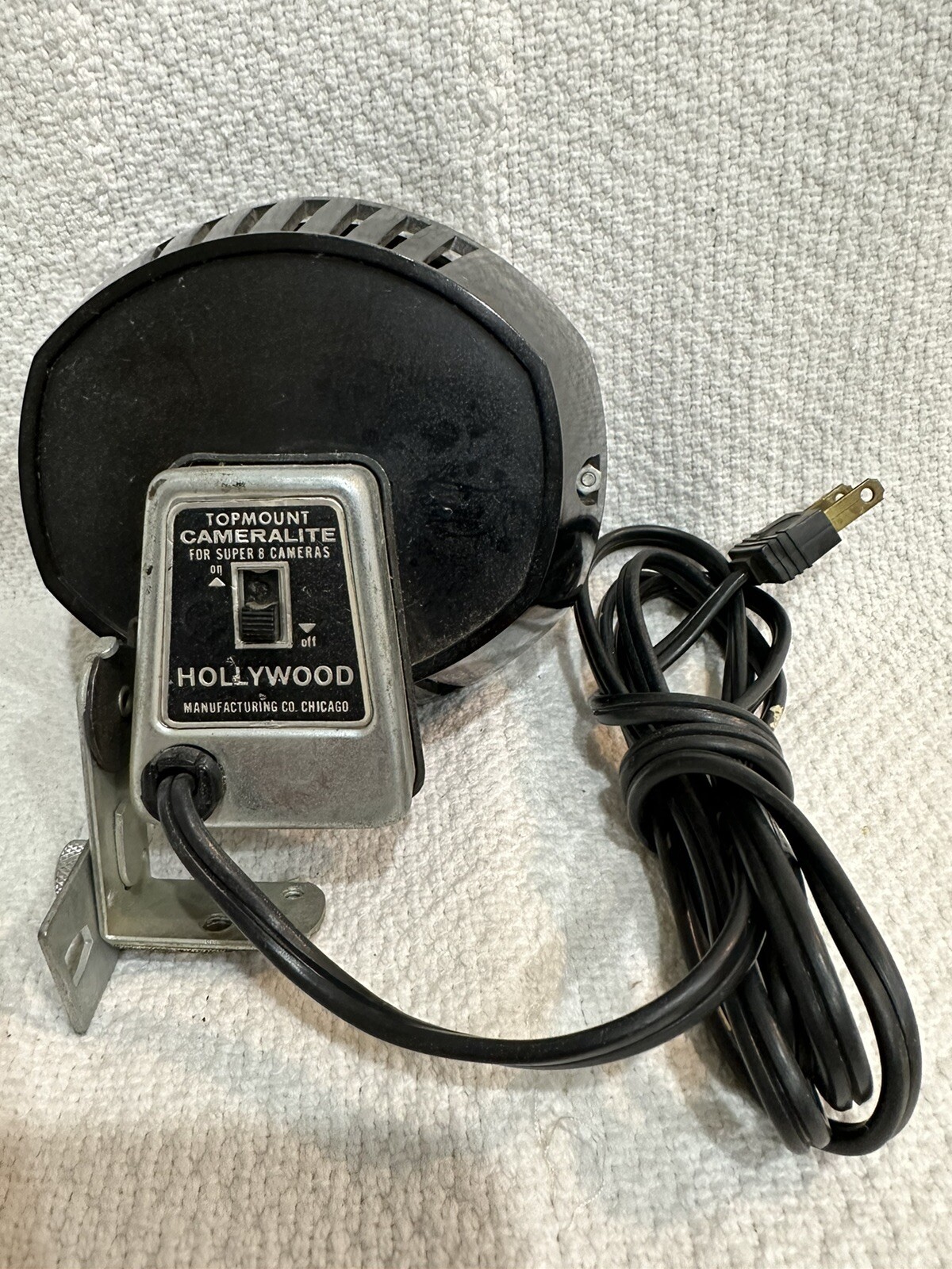 *** Vintage Top Mount Cameralite Light for Super 8 cameras – Extremely Bright