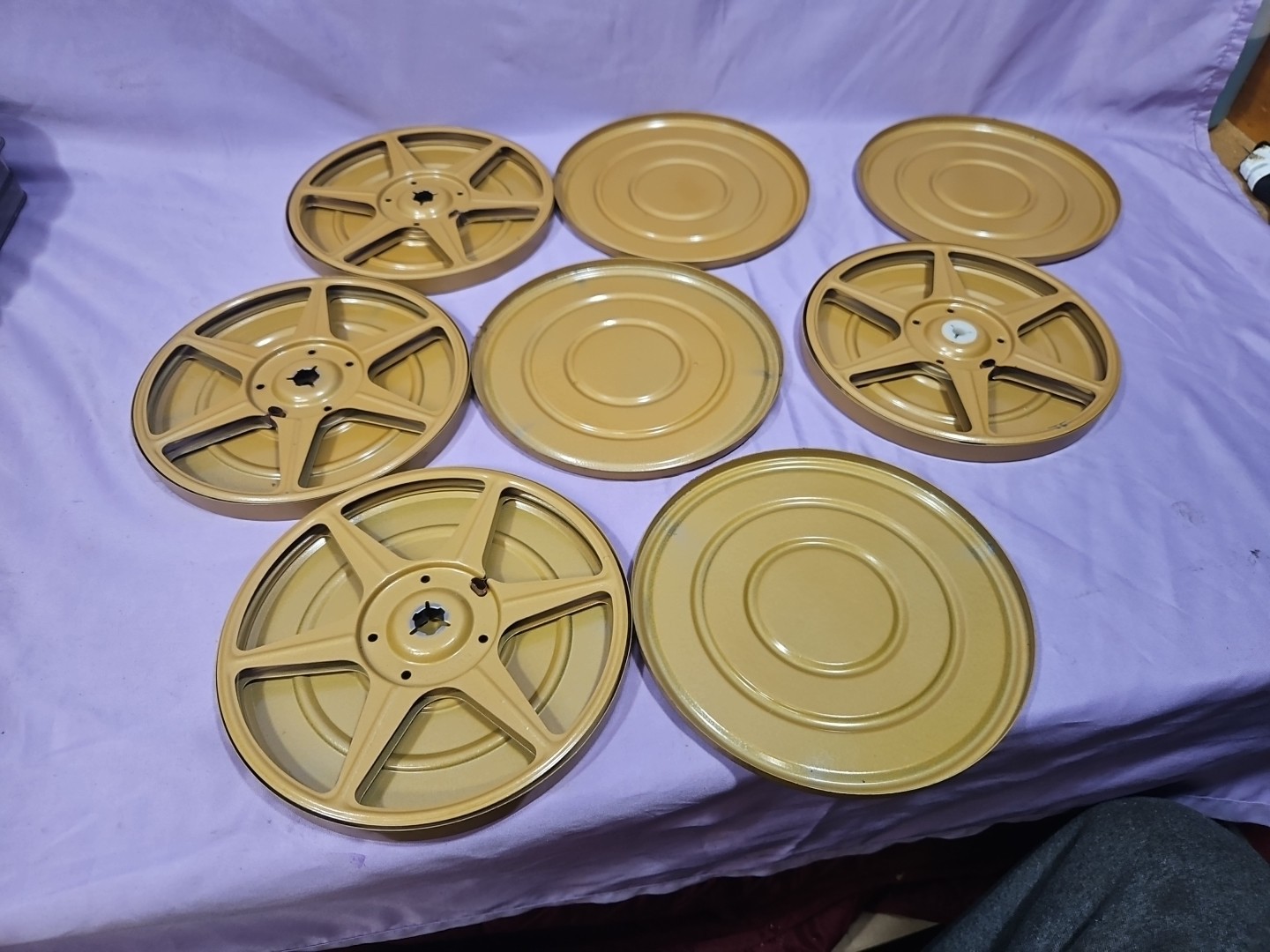 (Lot of 4) Golden Color Compco Dual-8 400′ metal movie reel & canister
