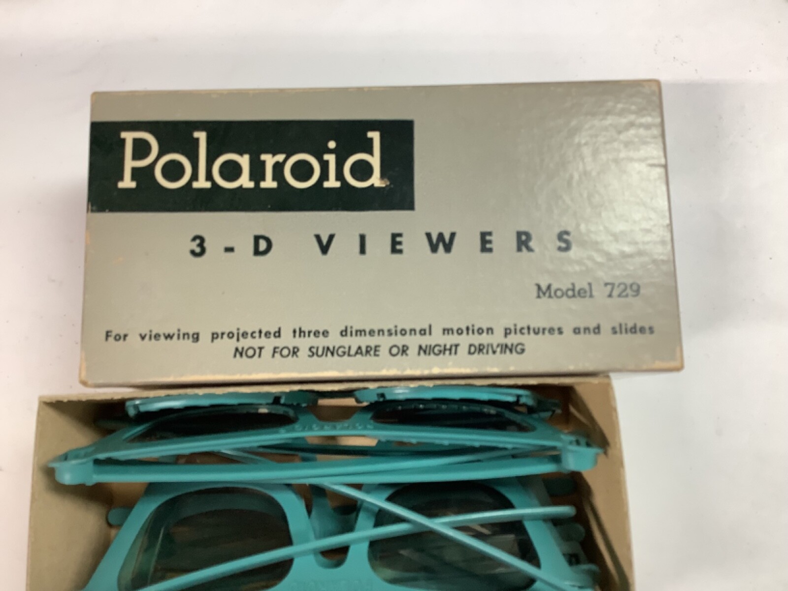 POLAROID 3-D VIEWERS MODEL 729, SIX PAIR OF GLASSES/217012