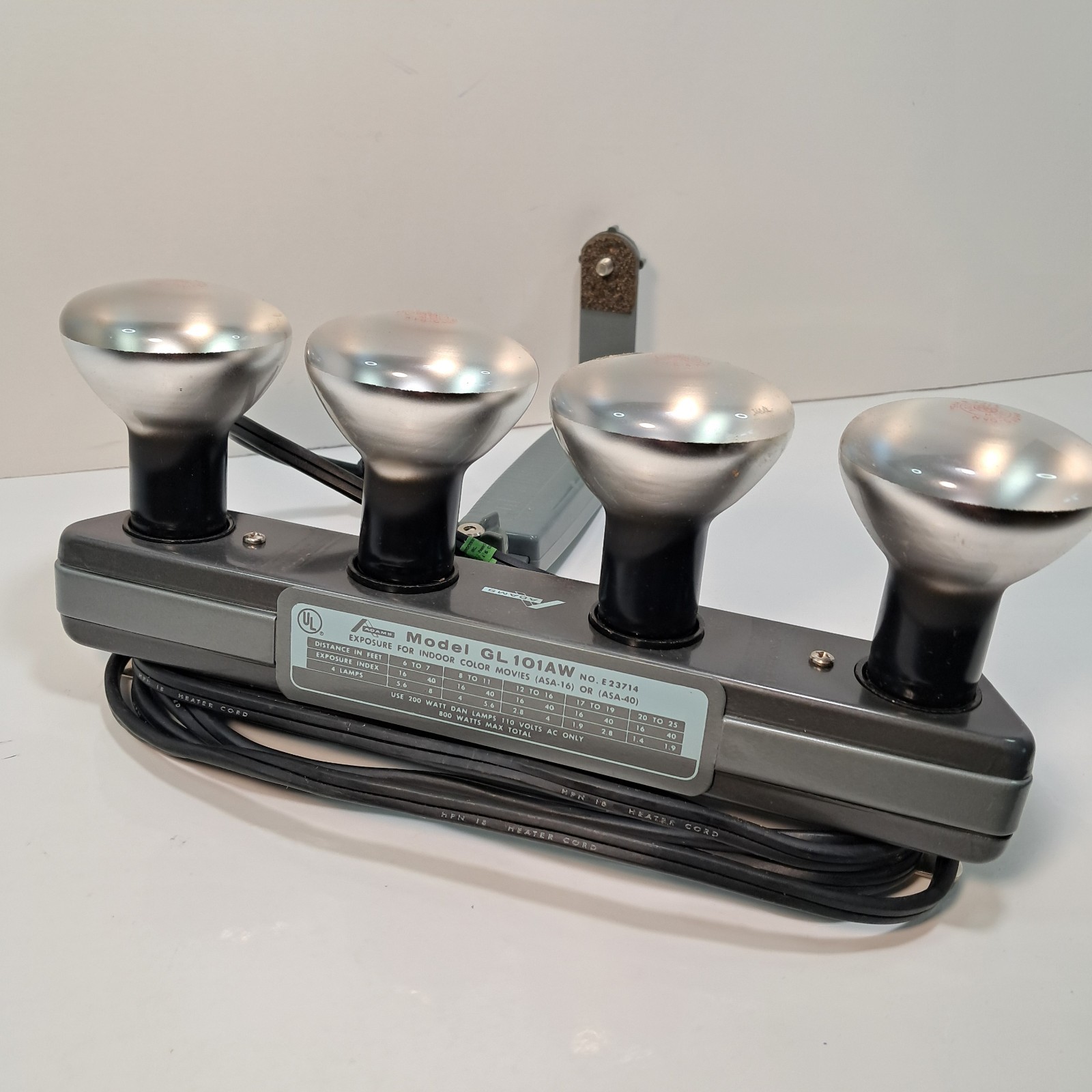 Vtg Adams Indoor Portable Photography 4 Light Fixture Model GL101AW800W W/Case