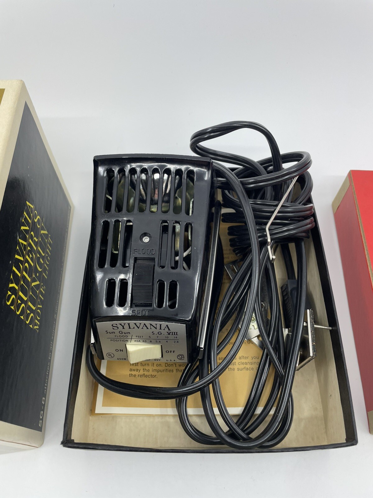 Vintage Sylvania Super 8 Sun-Gun Movie Light Model SG-8 With Box And Manual