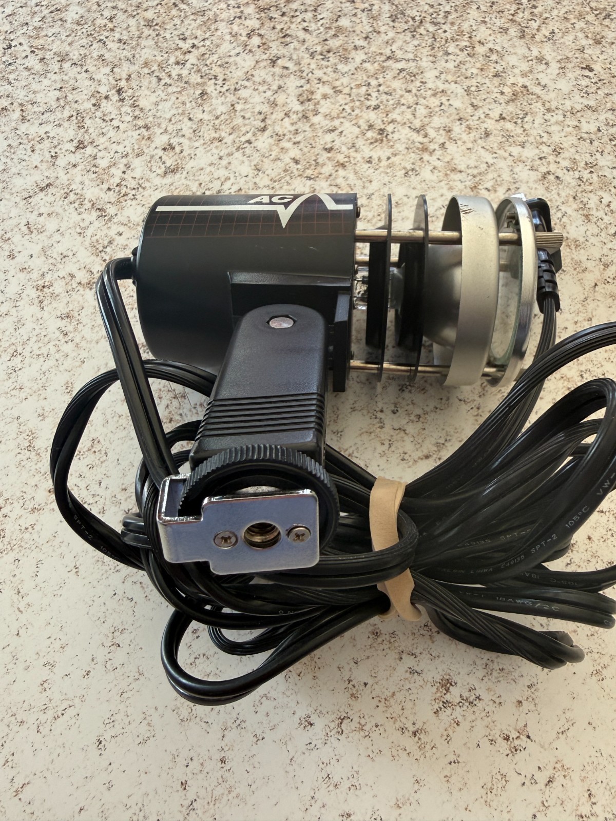 HARWOOD PLUS POWER V-150AC VIDEO CAMERA LIGHT – Needs New Bulb