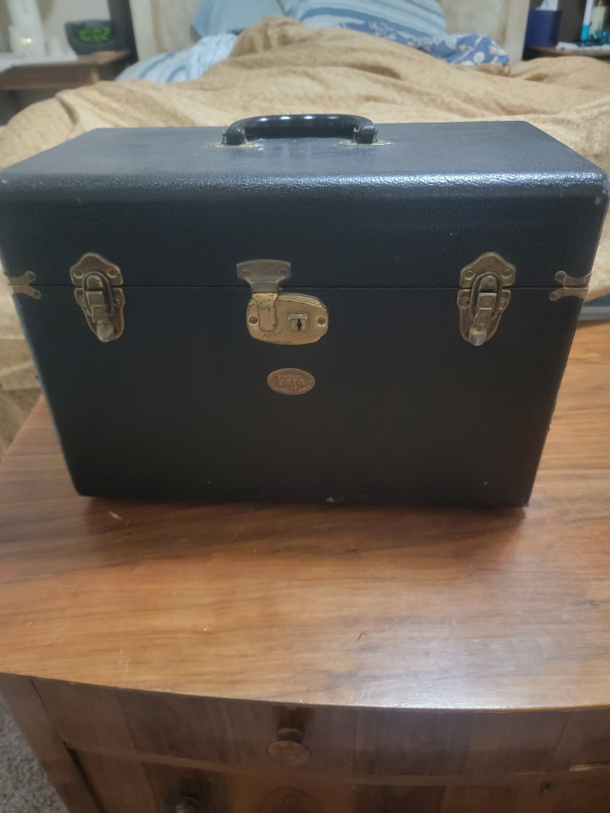 vintage camera and flash lot with leather case