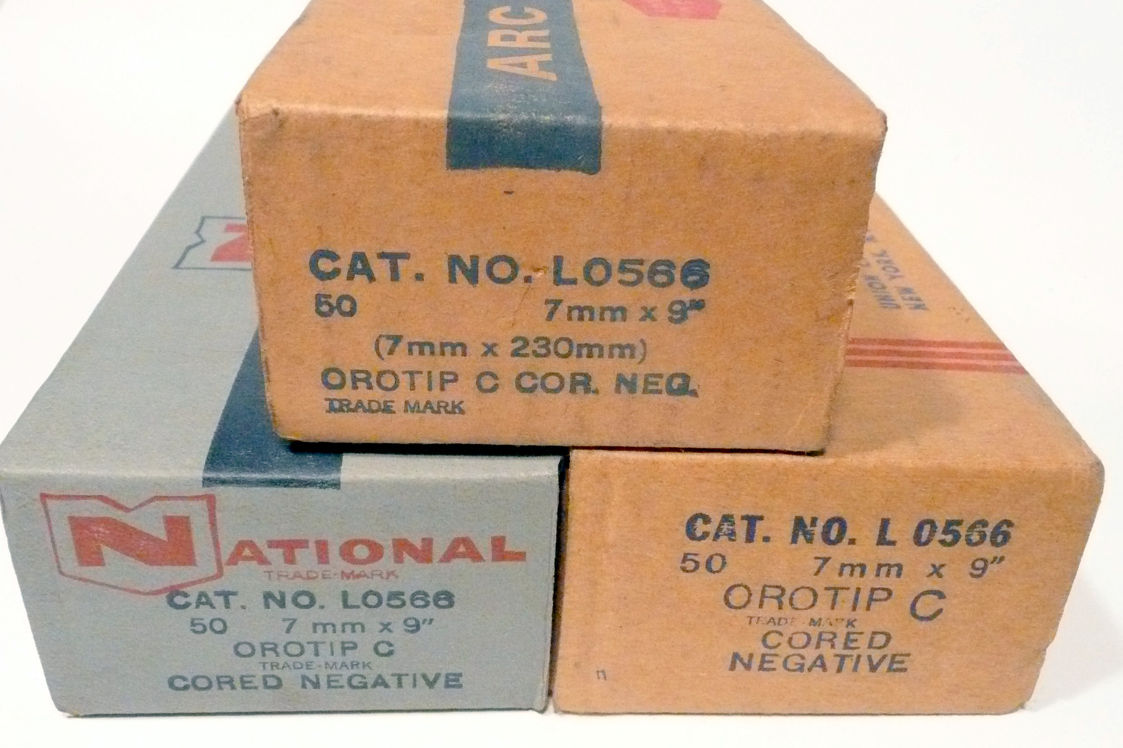 CARBON ARC RODS for 35mm FILM PROJECTION – 1 BOX of 7mm x 9″ NATIONAL NEGATIVES