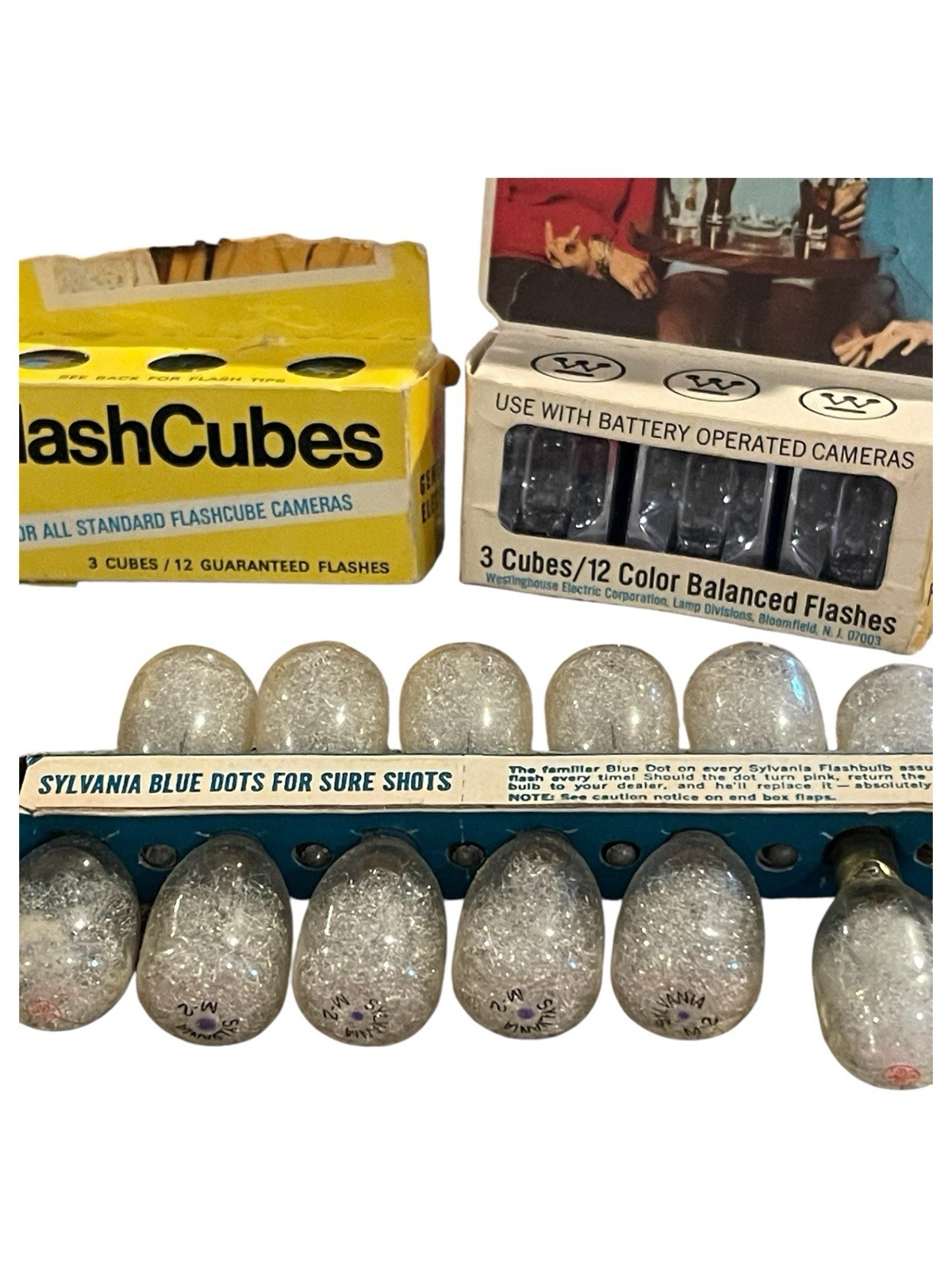 Vintage Lot Flash Cubes & Flashbulbs (GE, Westinghouse, Sylvania Blue Dot M2)