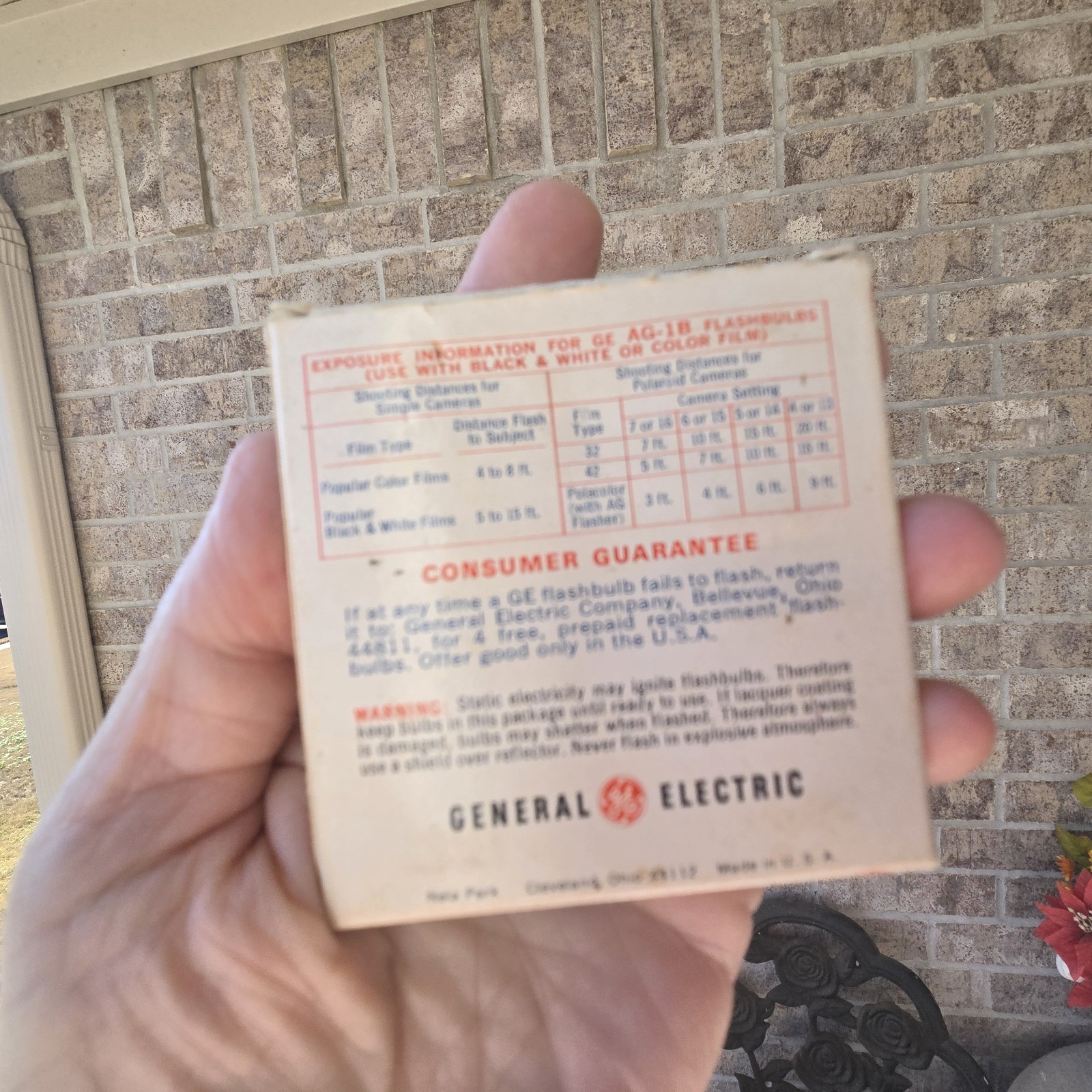 Vintage GENERAL ELECTRIC AG-1B Replacement Flashbulbs