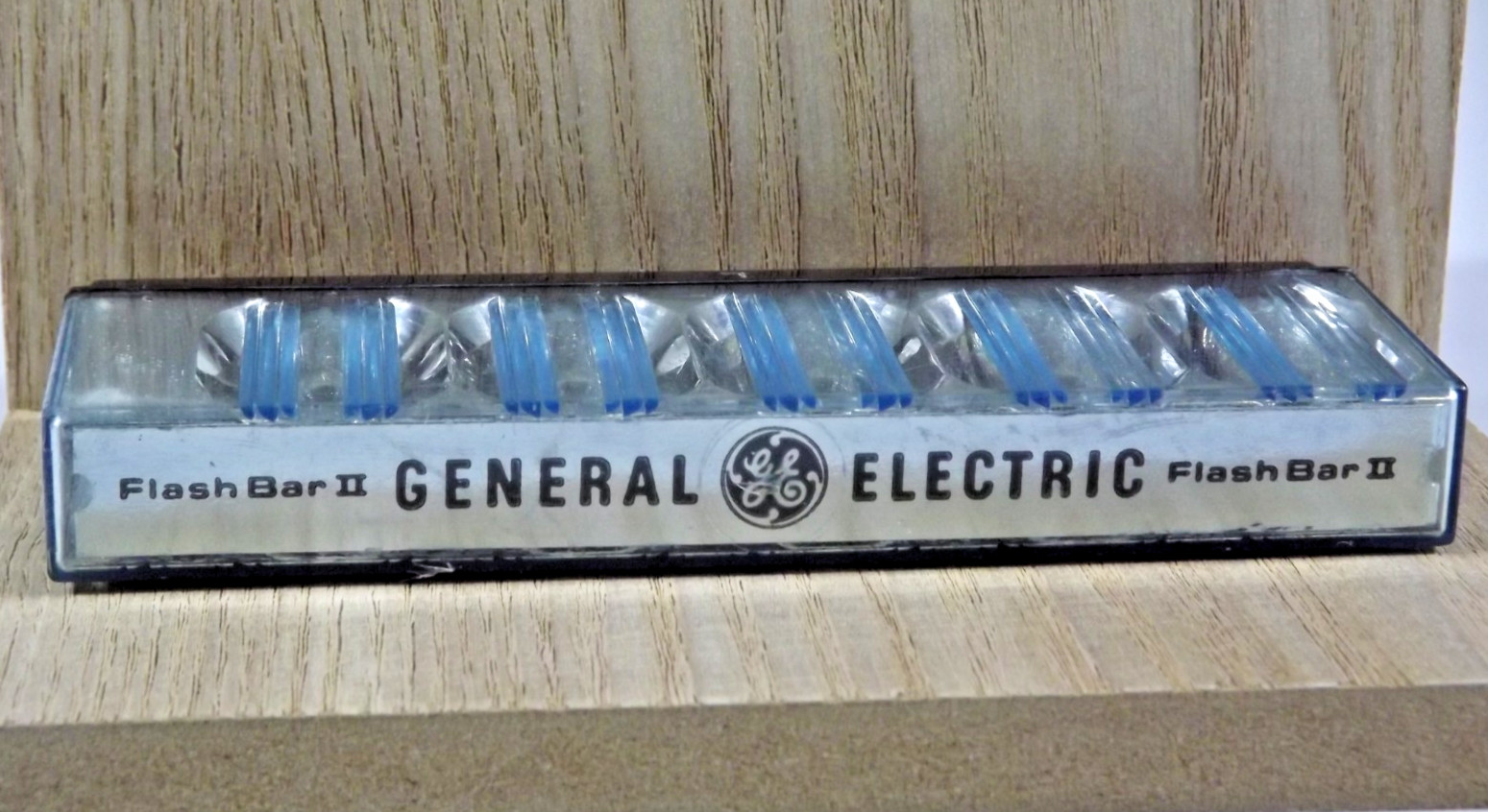 Vintage GE Flash Bar II – For Polaroid SX-70 Camera – 10 Single-Use Flashes