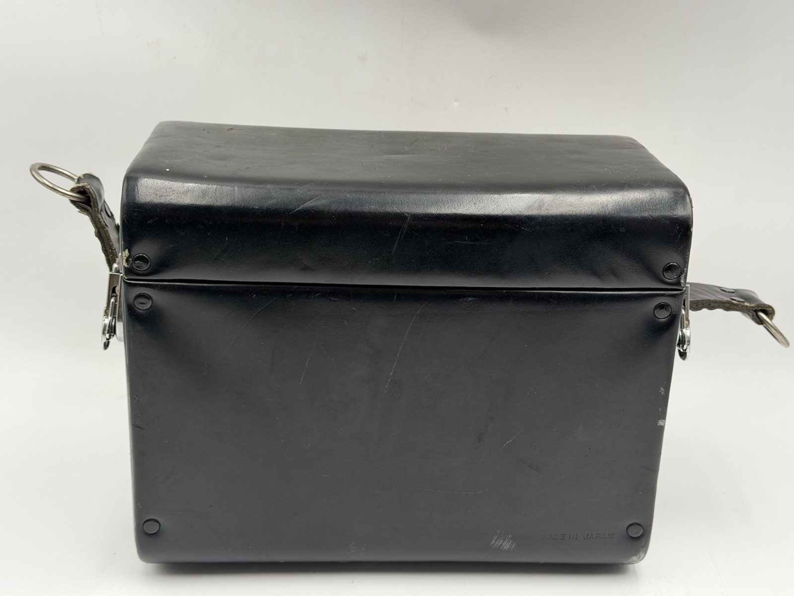 VINTAGE NIKON FB-5 BLACK LEATHER CAMERA CASE WITH BUILT IN LENS HOLDER