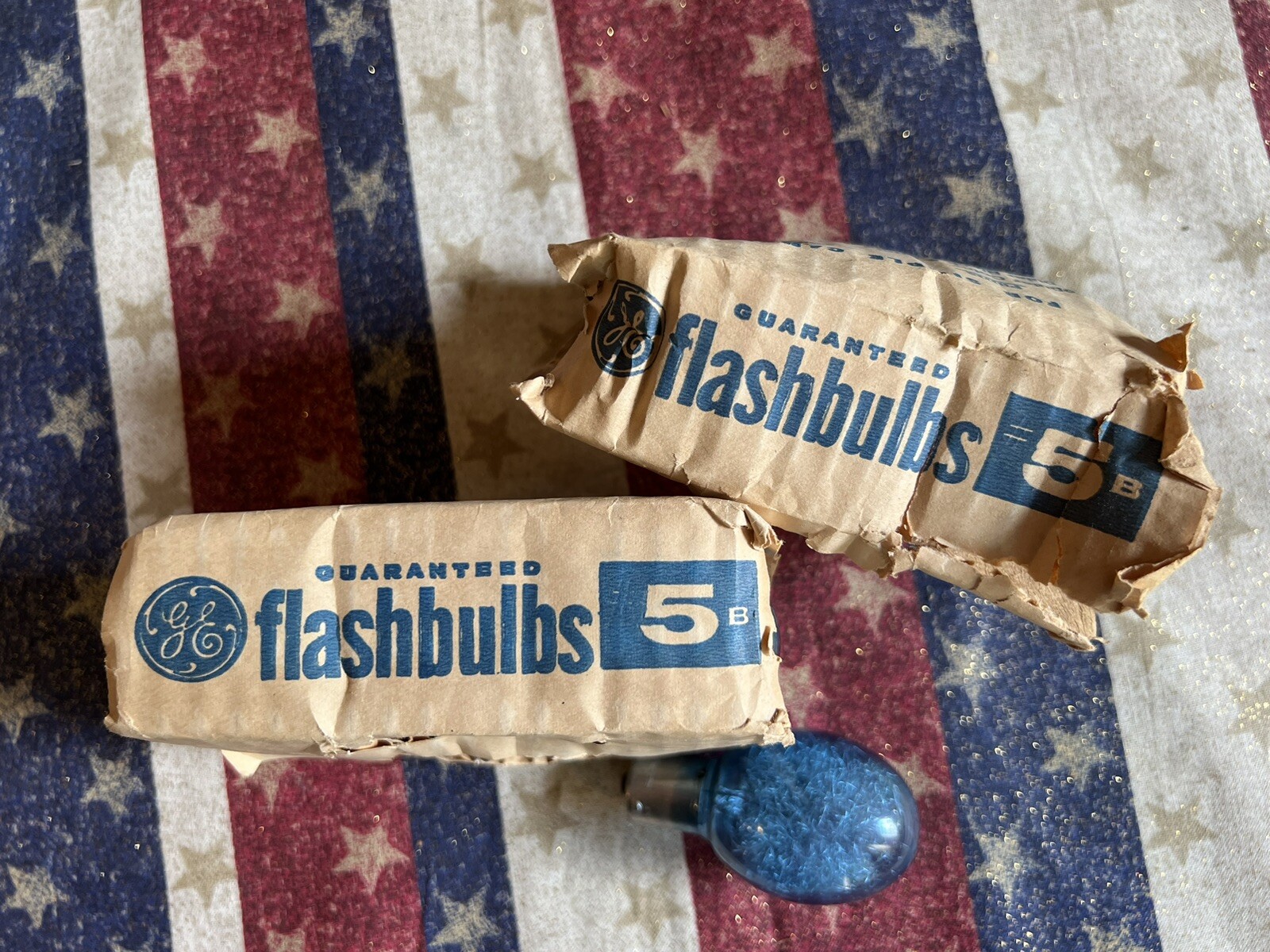 ** Quantity 7 ** GE General Electric Vintage Blue 5B Flash Bulbs