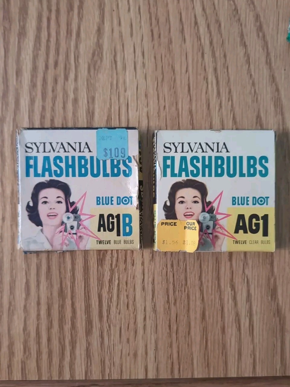 Vintage Sylvania Flashbulbs Blue Dot # AG1 & AG1B Lot (2) In Orig Box