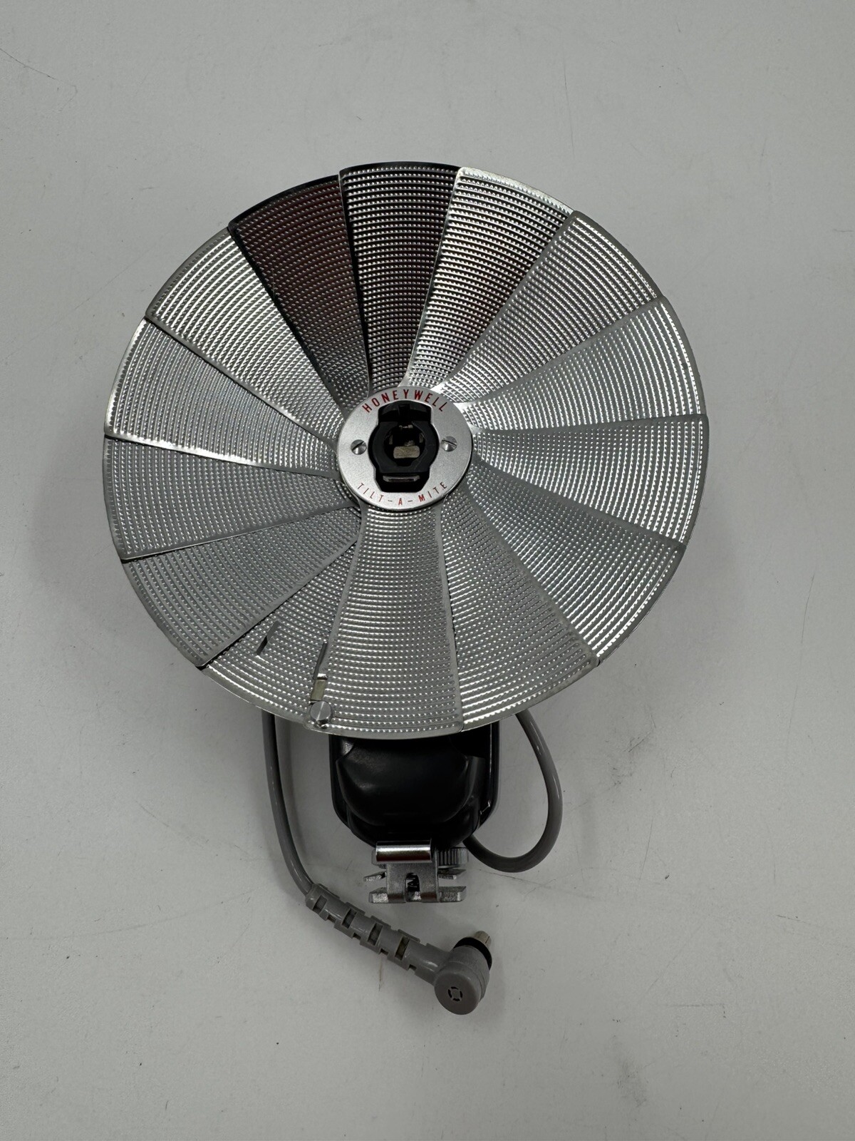 Honeywell Vintage Tilt-A-Mite Camera Flash Gun Collapsible Fan with Bulbs