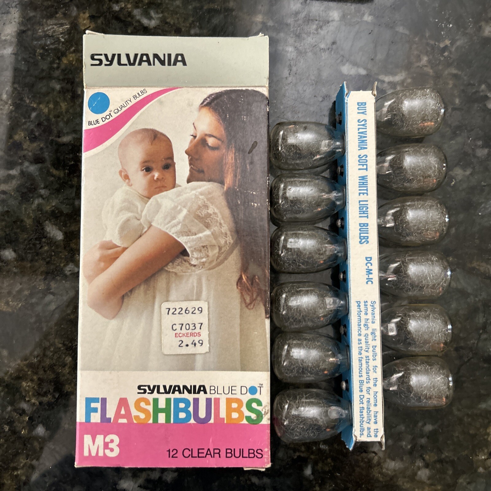 Vintage Sylvania M3 Blue Dot Flashbulbs 12 Clear + 2 Blue New Open Box