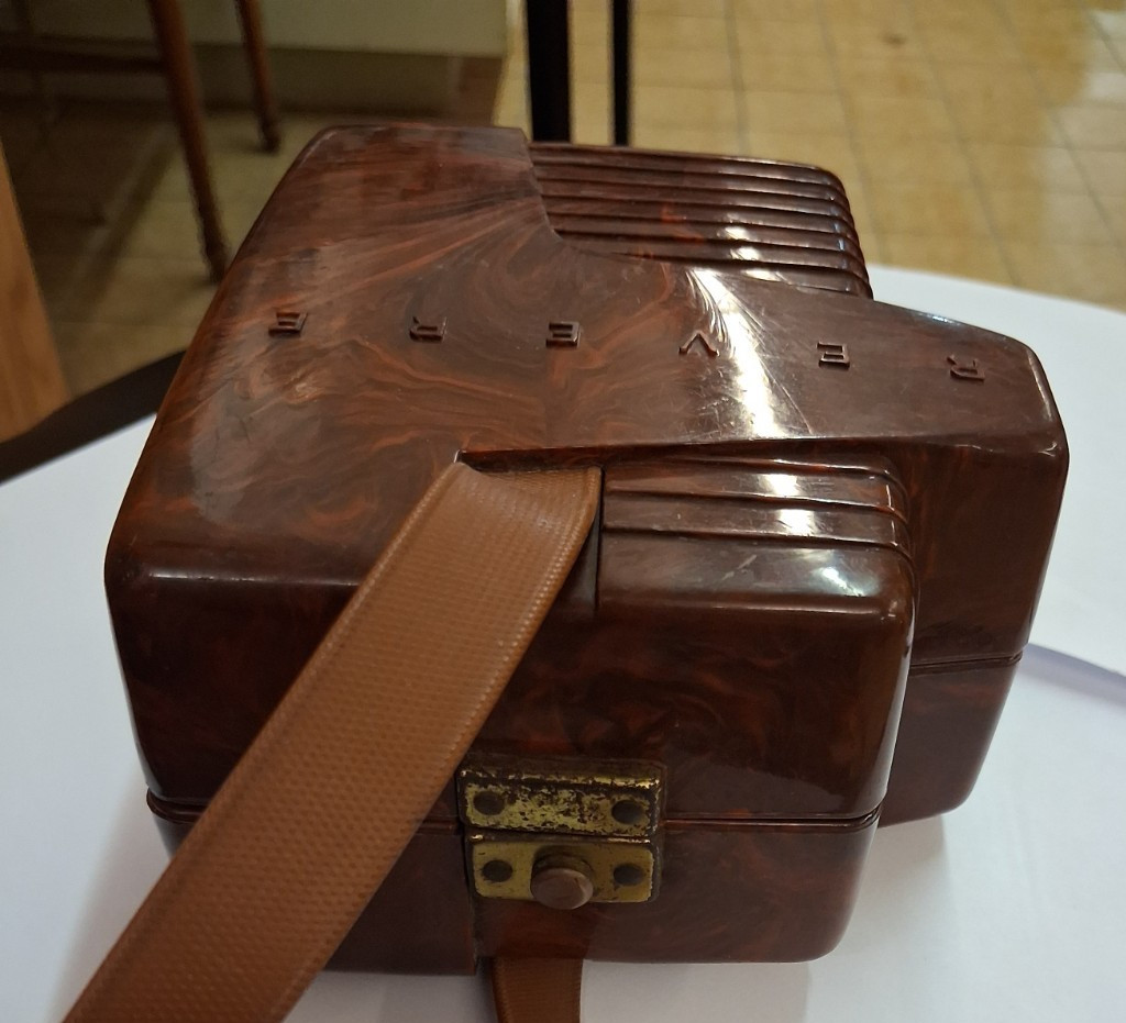 Revere 8 Model B-61 8mm Movie Camera Bakelite CASE ONLY!