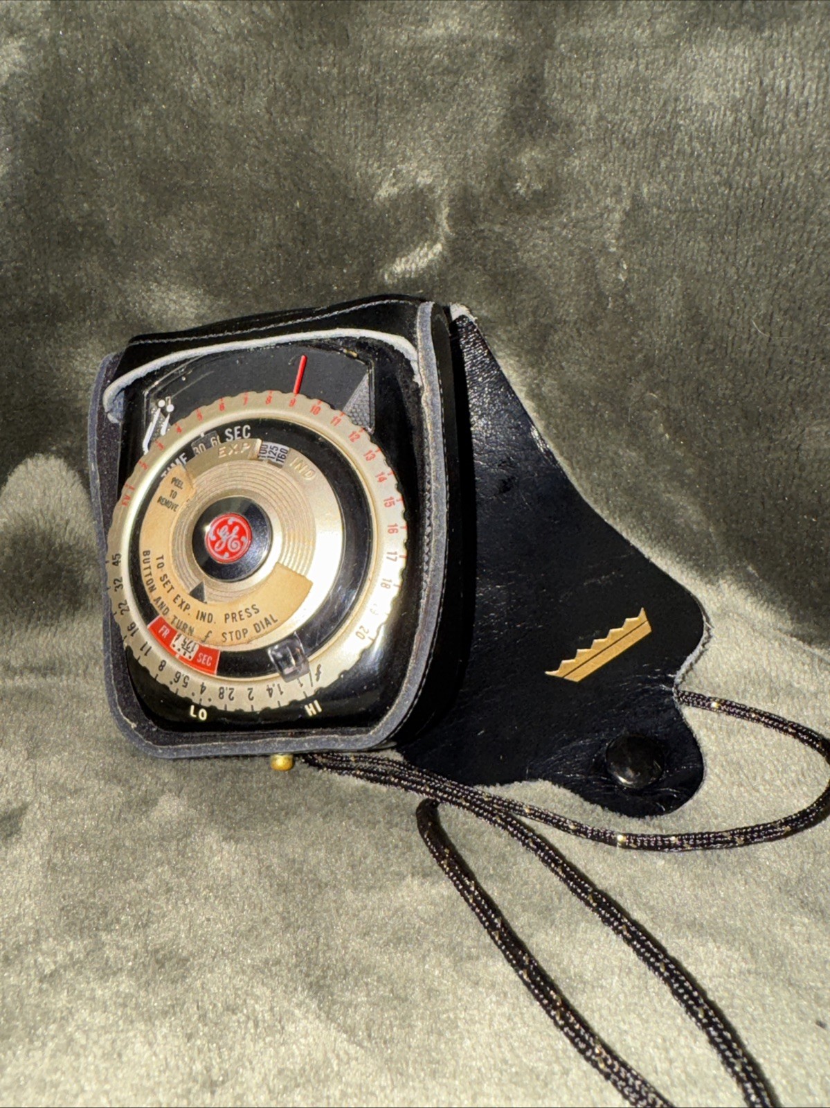Kodak Retina IIIc w Kodak Bag, Kodalite Flasholder, Bulbs, And Light Reader.