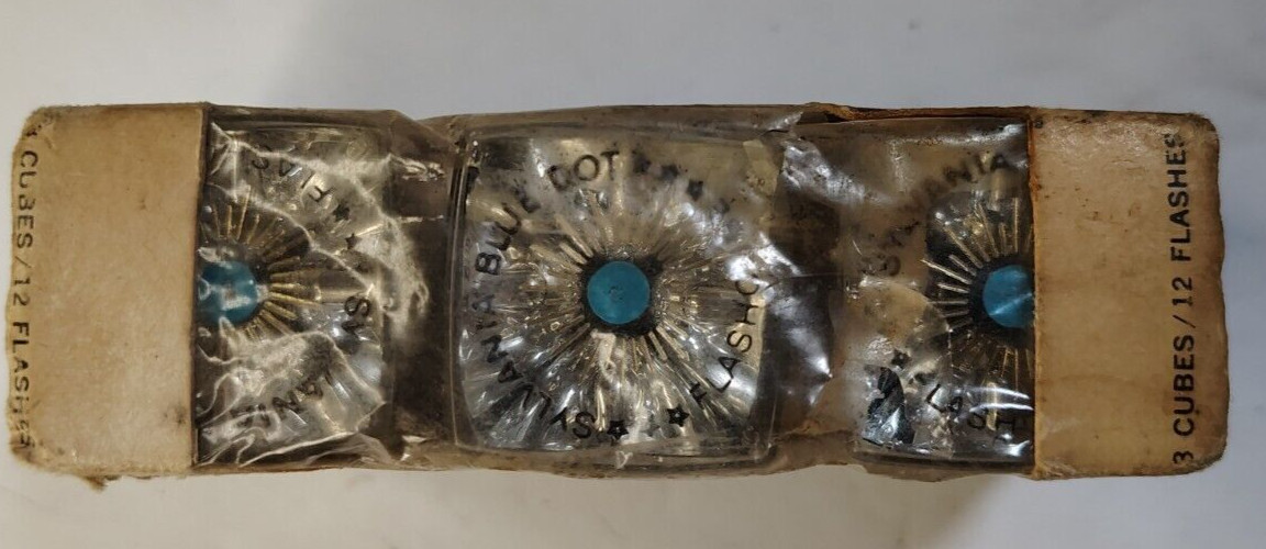 VTG Sylvania Blue Dot Flashcubes 3 pack NOS