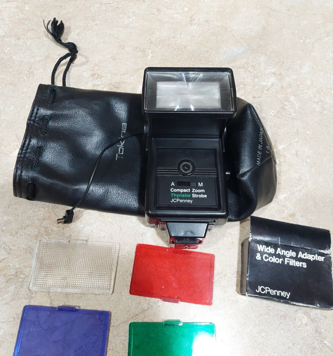 JCPenney Compact Zoom Thyristor Strobe FLASH Tilt Head Vintage W/ Color Filters