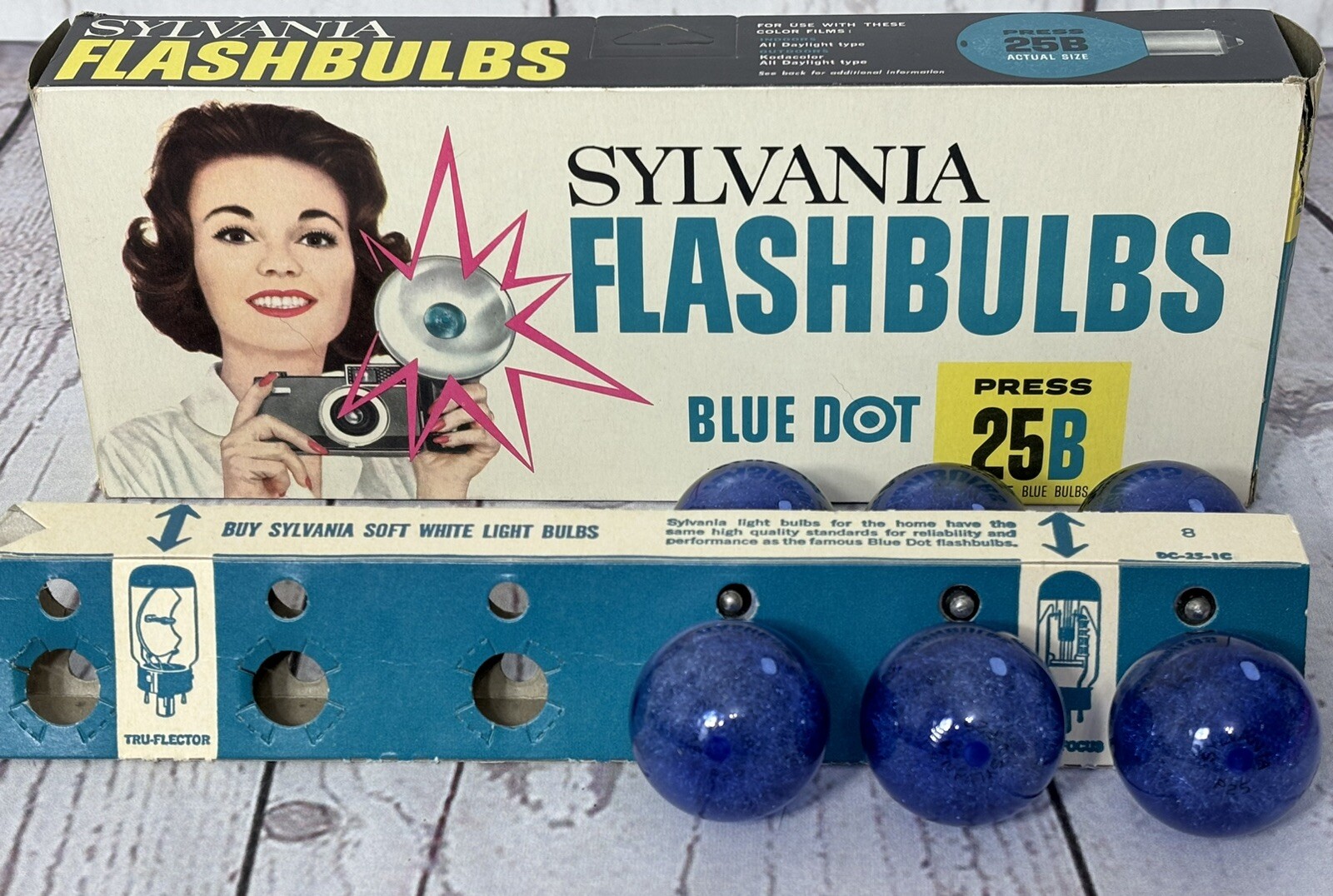 Vintage SYLVANIA BLUE DOT FLASH BULBS Press 25B Flashbulbs For Camera Lot Of 6