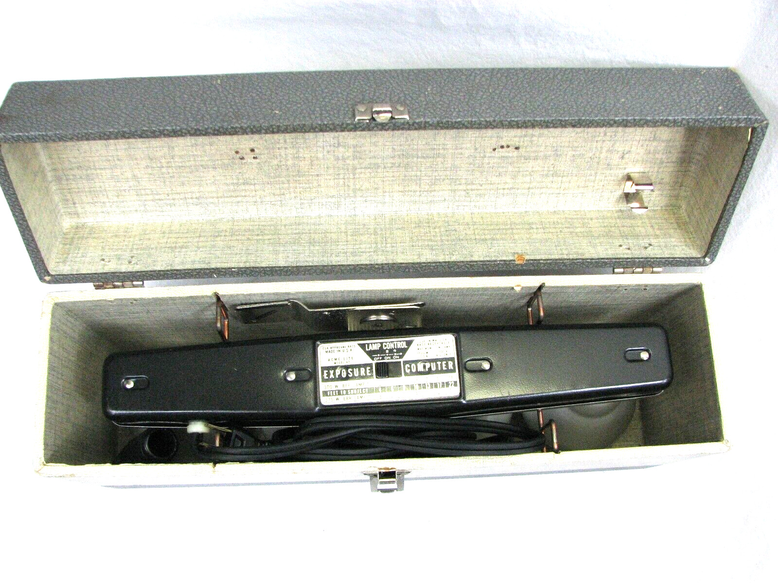 ACME LITE Model 42 – four lamp movie light and original case
