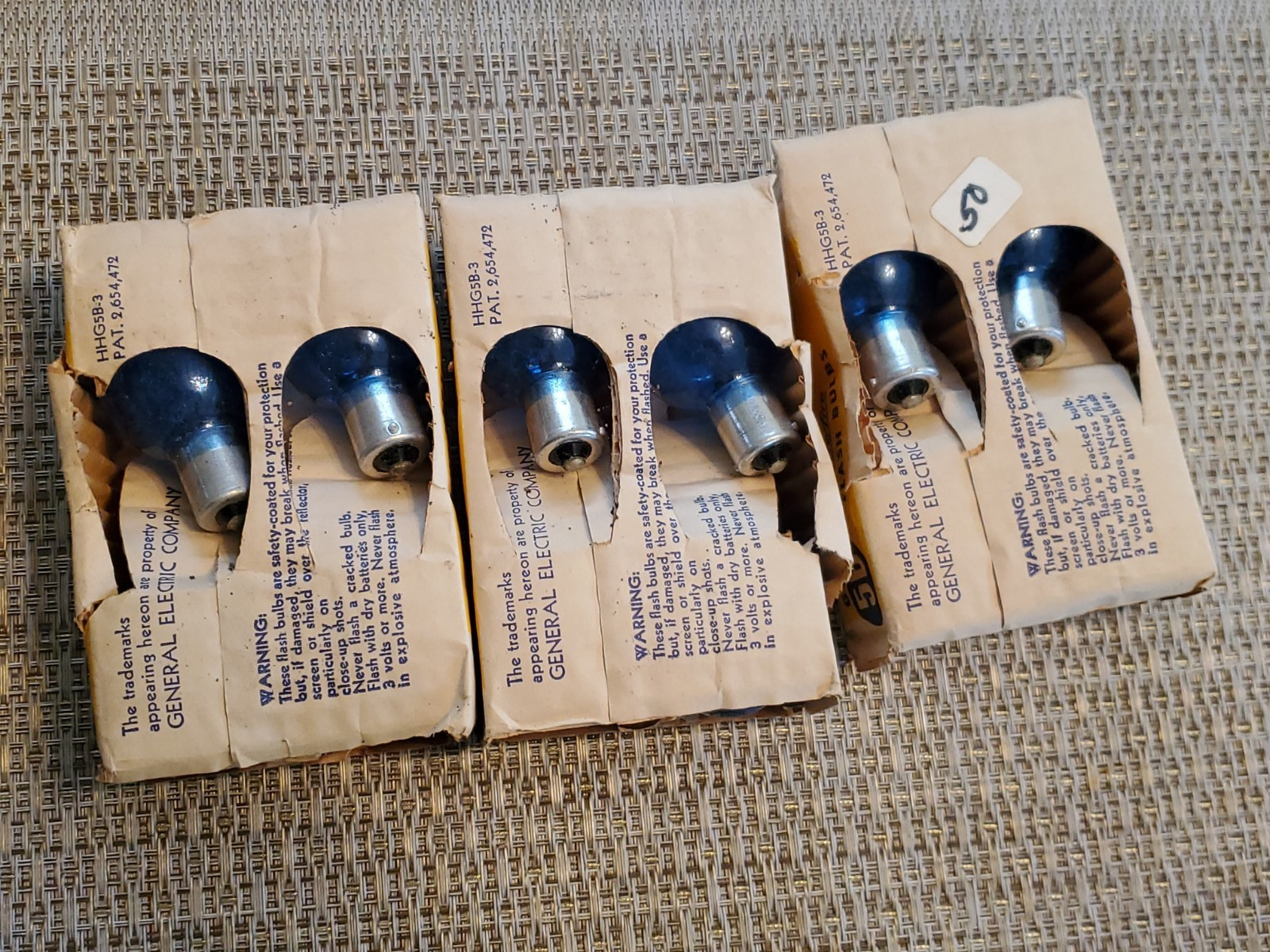 Vintage GE General Electric Flashbulbs 5B ~ Lot of 2 (22 Bulbs)