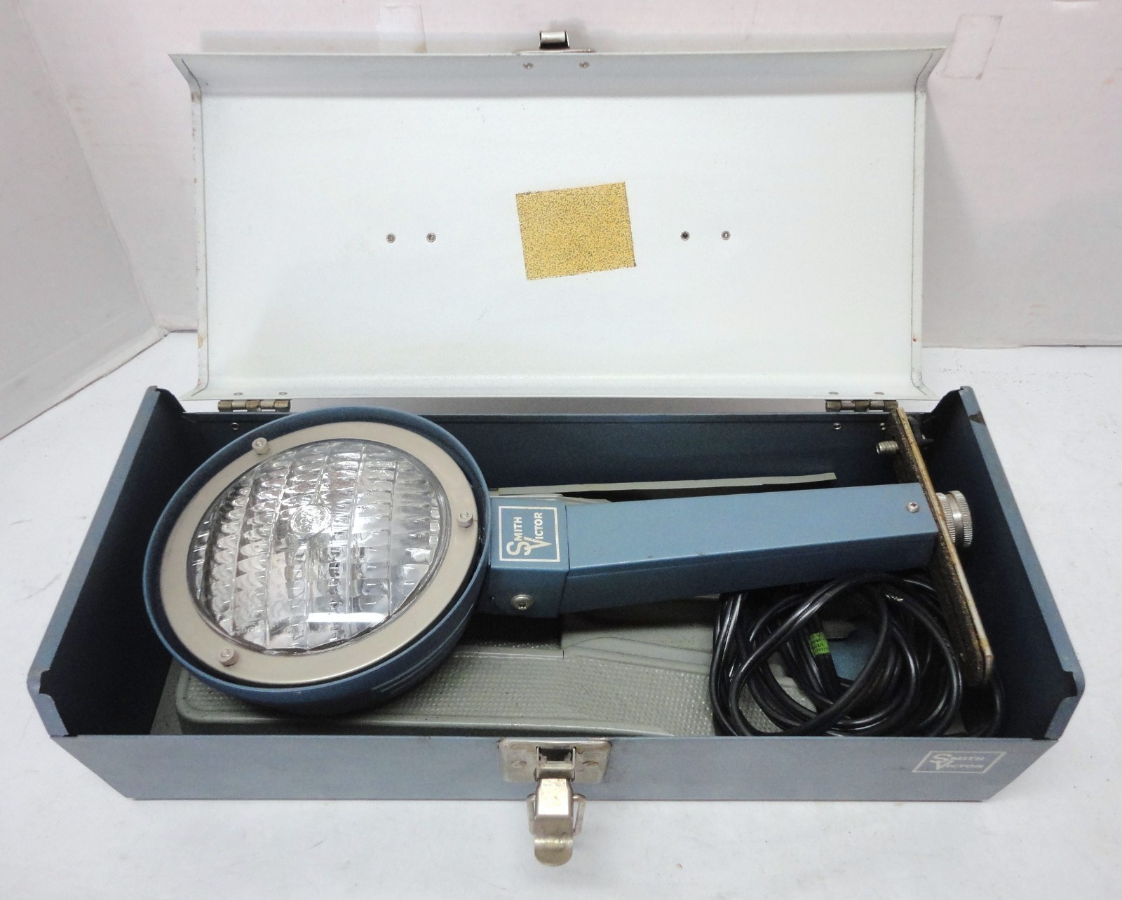 Vintage Smith Victor Flood / Spot Light Hand Held Model L6 Movie Light / Case