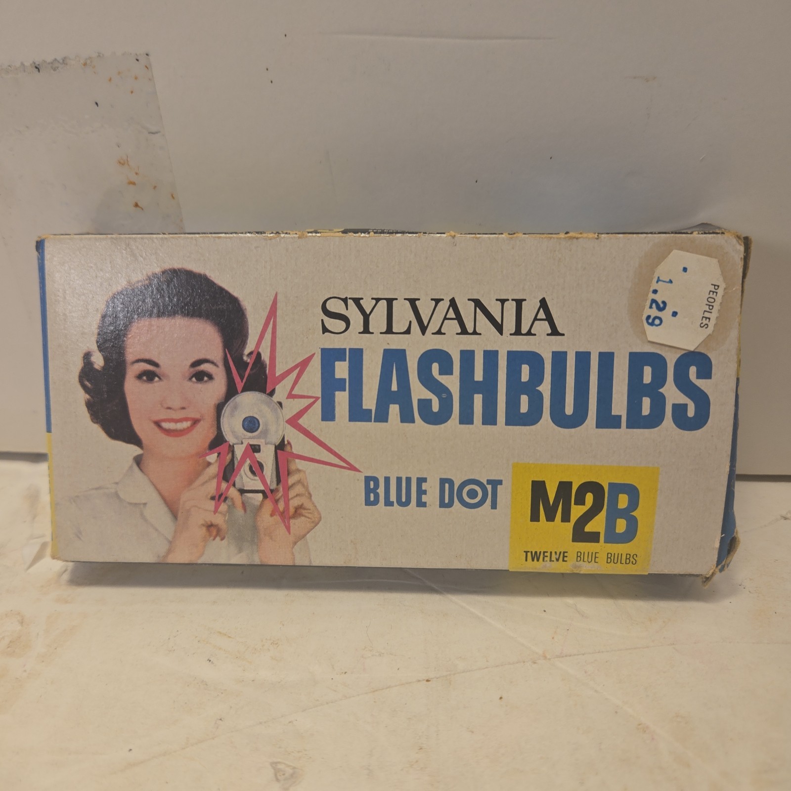 VINTAGE Sylvania Blue Dot Flashbulbs M2B, Box of 11 Flash Camera Bulbs