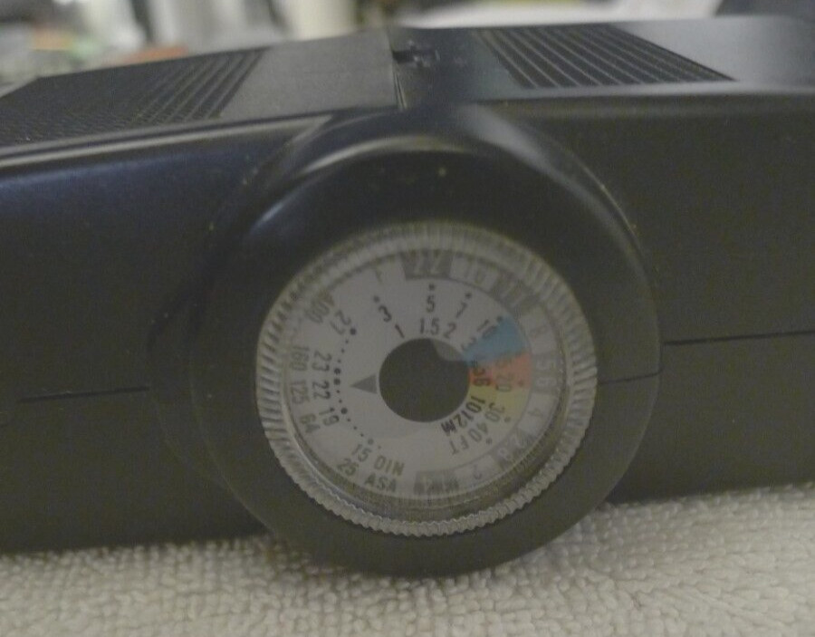 Vivitar Auto Thyristor 272 Shoe Mount Camera Flash with Case & Manual -TESTED