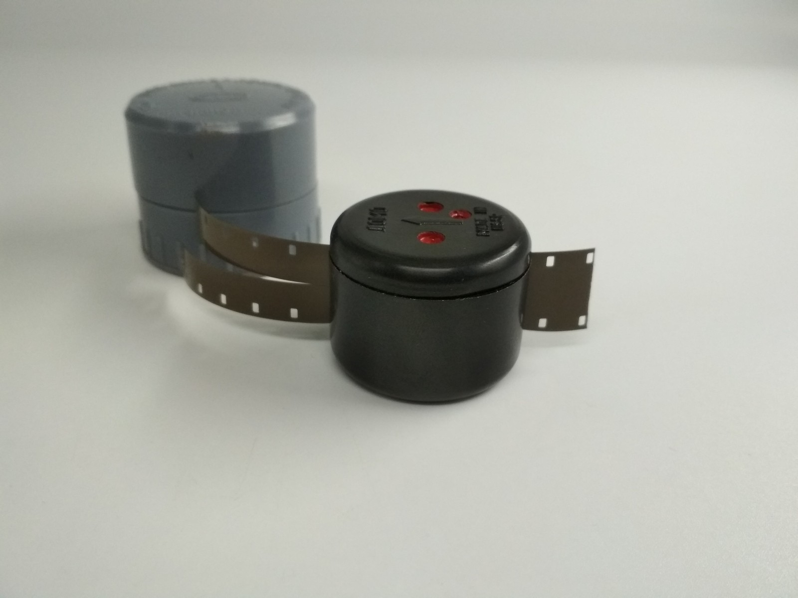 Knife for separating movie film sizes from 16 mm to 2×8 mm, made in USSR, *1228