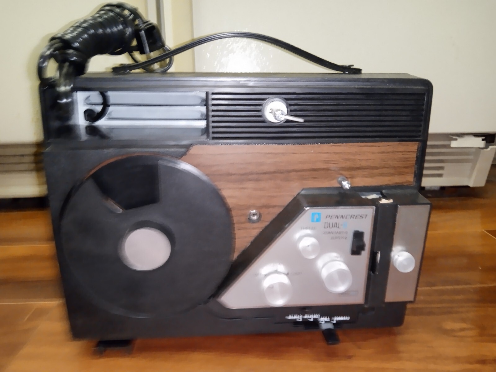 PENNCREST DUAL 8 8mm VINTAGE REEL PLAYER PROJECTOR STANDARD 8 SUPER 8 MODEL C-2