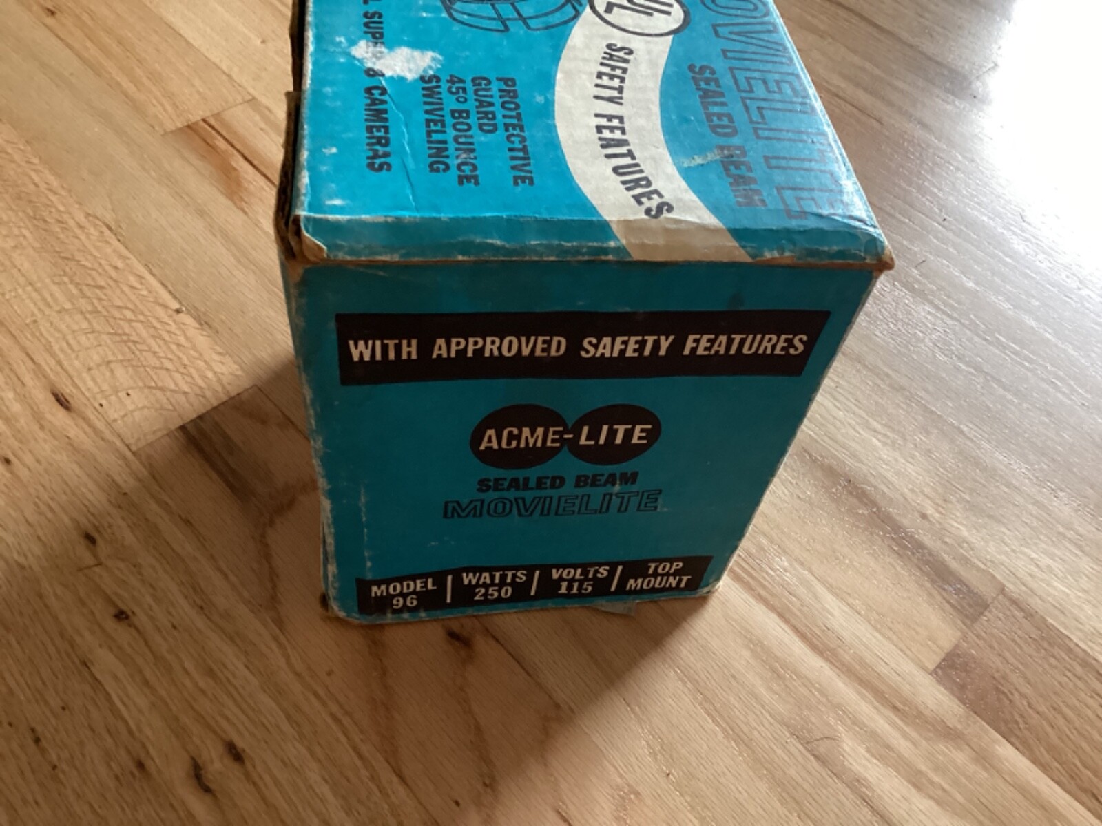 Vintage Acme Lite Sealed Beam Movielite Model Fits Super 8 Cameras 250 Watts