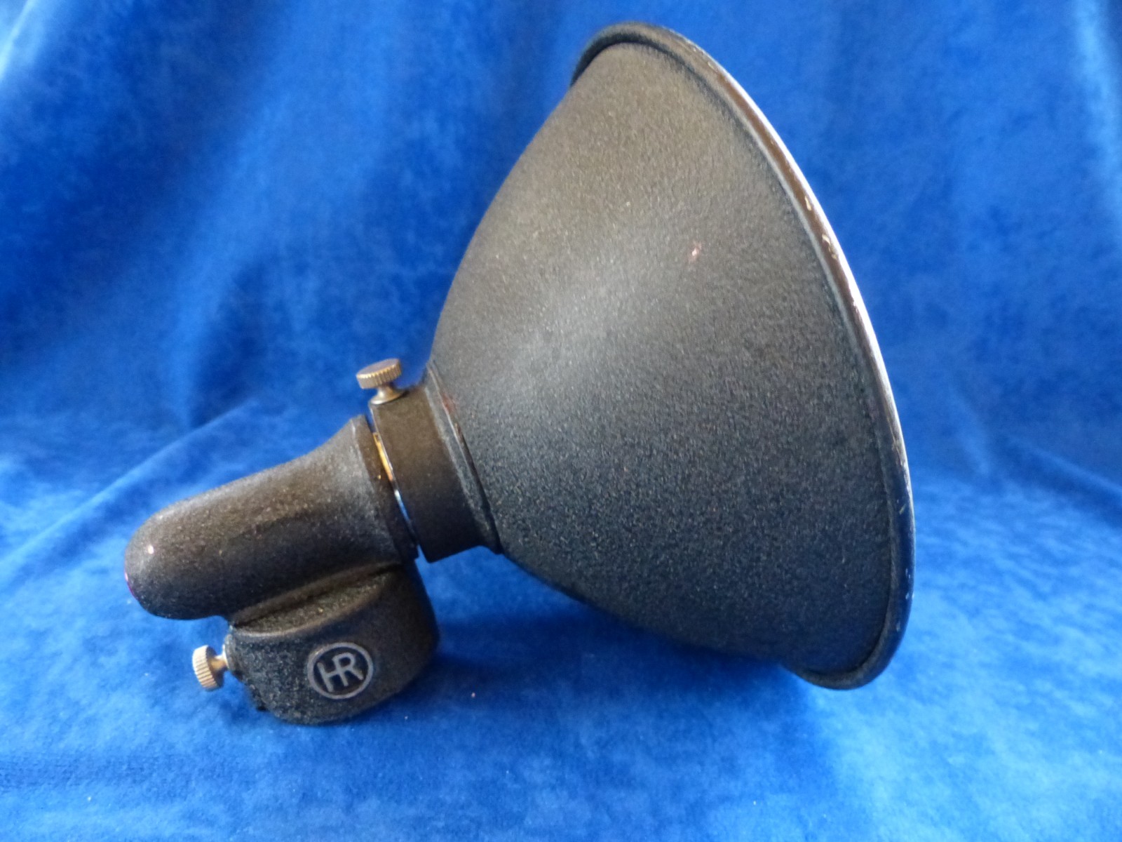 Vintage Heiland 6-inch flash reflector, very good condition, tested & working