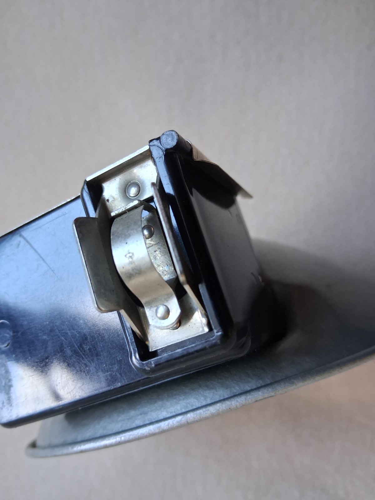 Vintage Photography Equip. Flash Reflector & Bulbs Mid-century Super 8? Untested
